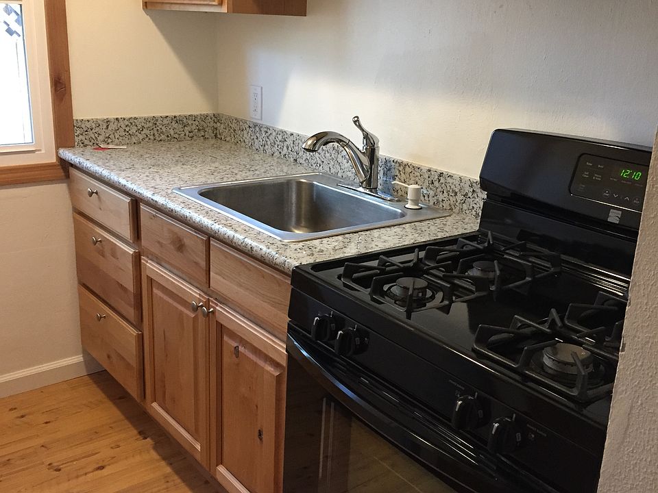 1st image of 2565 Pinter Ave #2