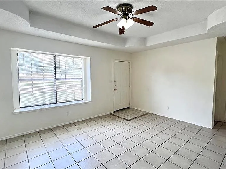 2714 E Mile 4 Rd #23 — Photo 3