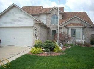 24206 Brentwood Dr, Brownstown, MI 48183