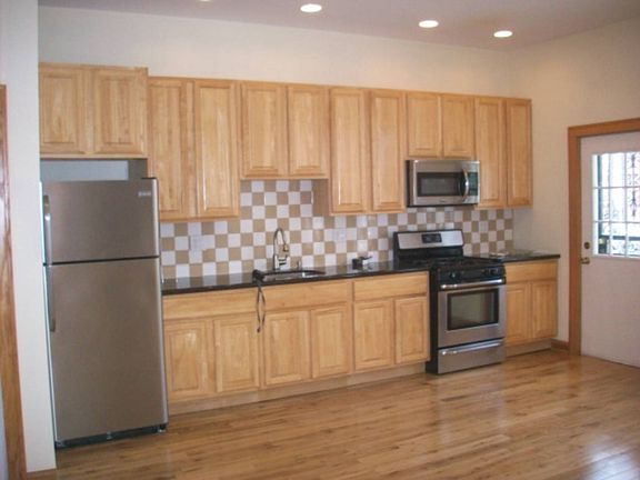 5th image of 763 Dawson Street 2 Fl 2