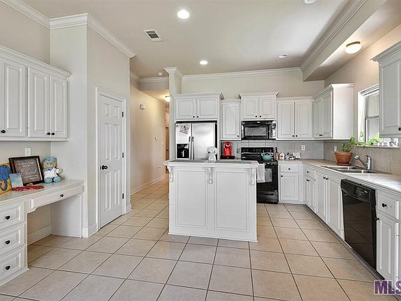 3rd image of 3076 Southbank Dr