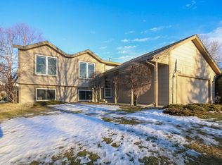 760 N Hay Lake Rd, Eagan, MN 55123