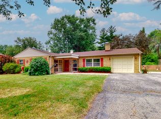 705 W Fabyan Pkwy, Geneva, IL 60134
