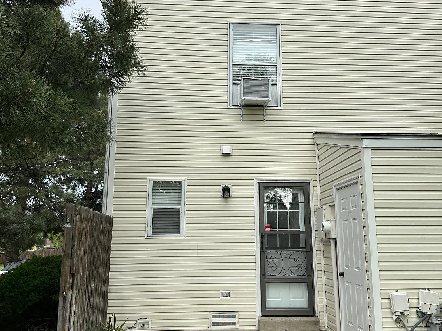 1 bed, 784 sqft, $1,950 — Photo 2