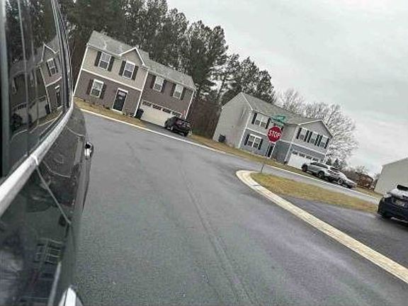 Exterior Neighborhood (street photo)