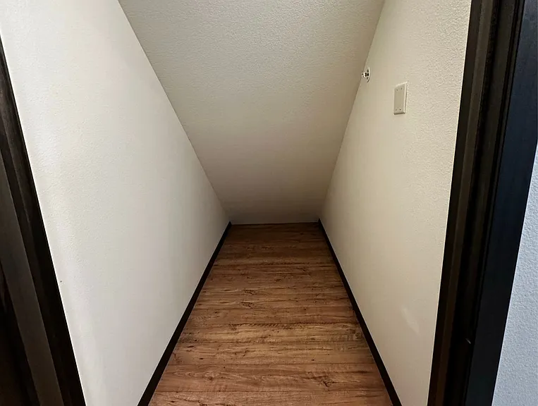1614 Keanan Ln — Photo 12