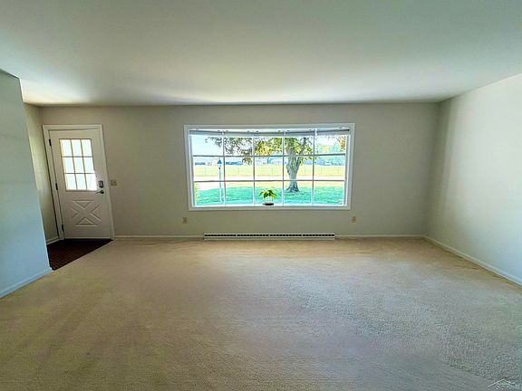 3rd image of 4200 Clement Dr