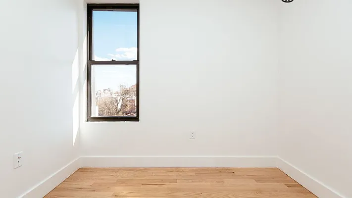 Rented by Nooklyn NYC LLC | media 79