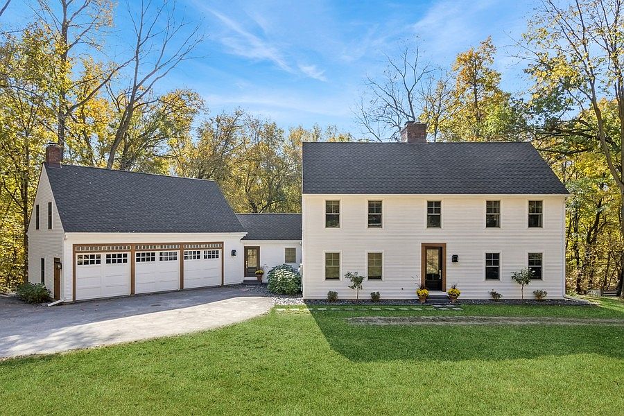 1st image of 3771 Oak Ln NE