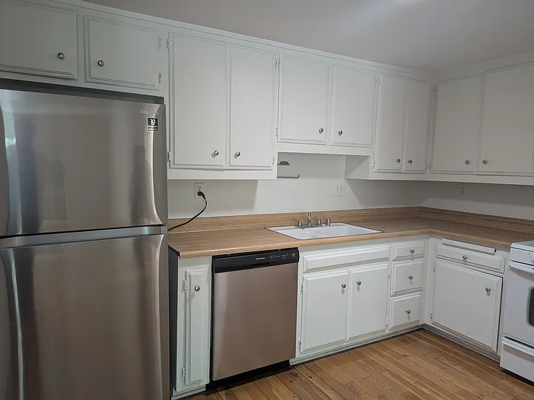 1323 N Olive Dr — Photo 47