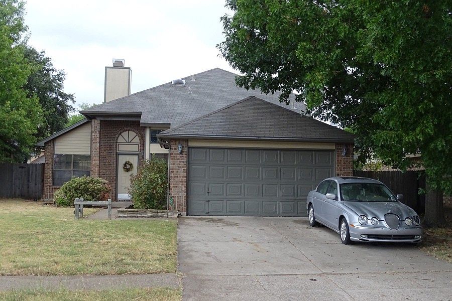 1st image of 2201 Dewey Dr