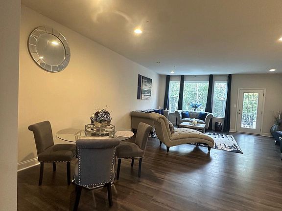 4th image of 7738 Woodvale Dr