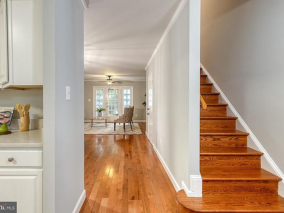 4th image of 2131 N Lincoln St