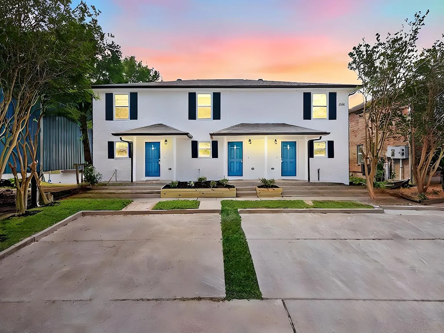 Waterfront Townhome Living! — Photo 2