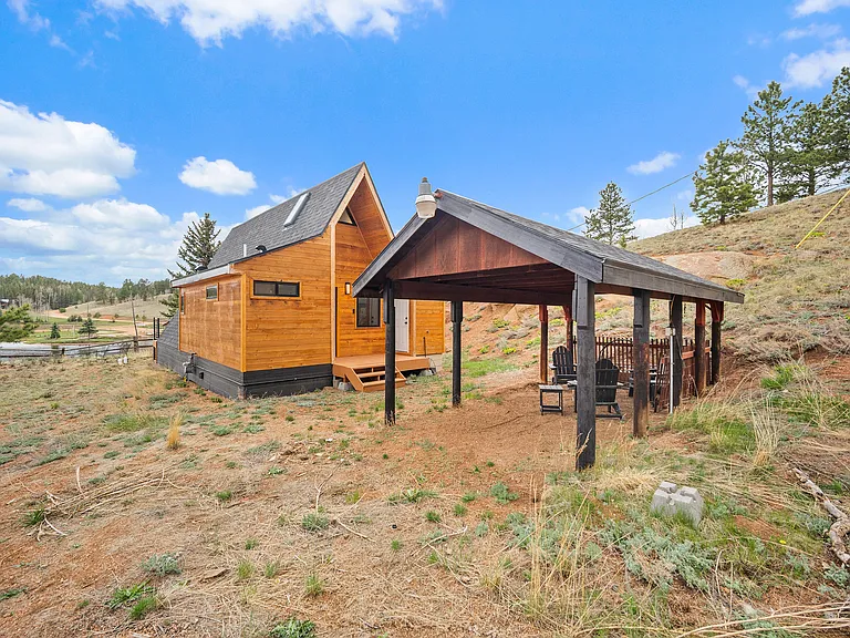 107 Lake Dr E — Photo 40