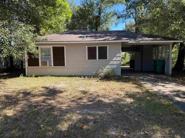 2410 N Hird St, Orange, TX 77630