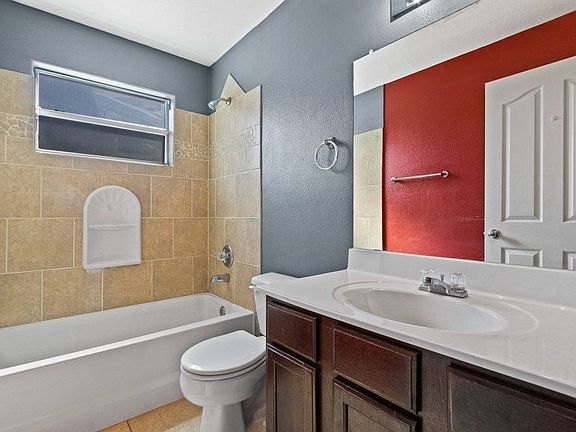 5th image of 6228 Brillo Luna St