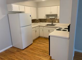 25671 Lahser Rd APT 16, Southfield, MI 48033