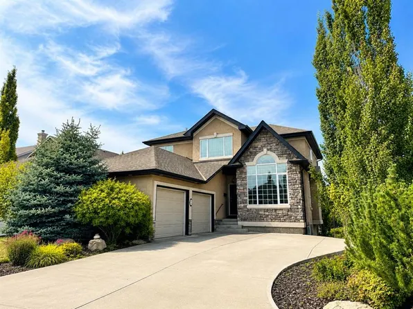32 S Evercreek Bluffs Cres SW, Calgary, AB T2Y 4P3