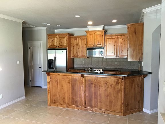 4th image of 220 Meir Ln