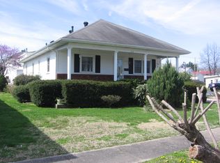 113 W Chestnut St, Anna, IL 62906