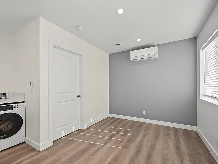 545 W Shenandoah St #B — Photo 8