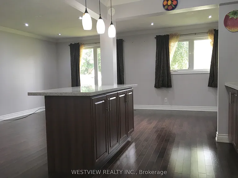 19 Coxworth Cres — Photo 14