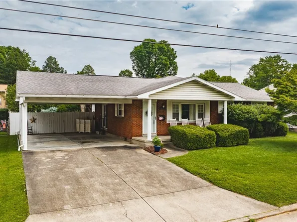 1907 42nd St, North Parkersburg, WV 26104