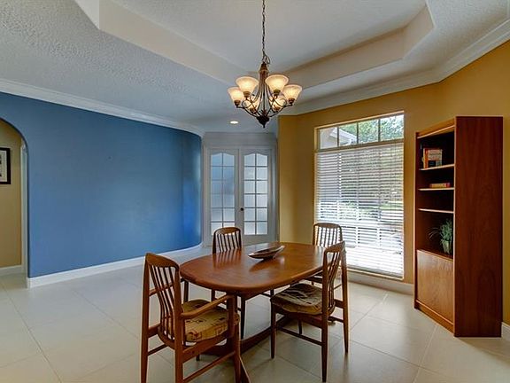 5th image of 9801 Woodbay Dr