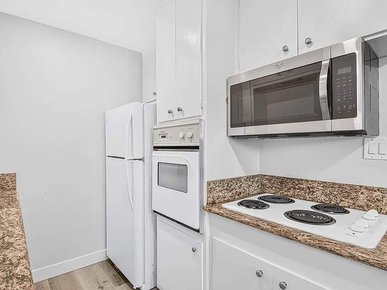 3525 E 2nd St. — Photo 10