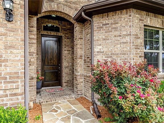 4th image of 4641 Saginaw Ct