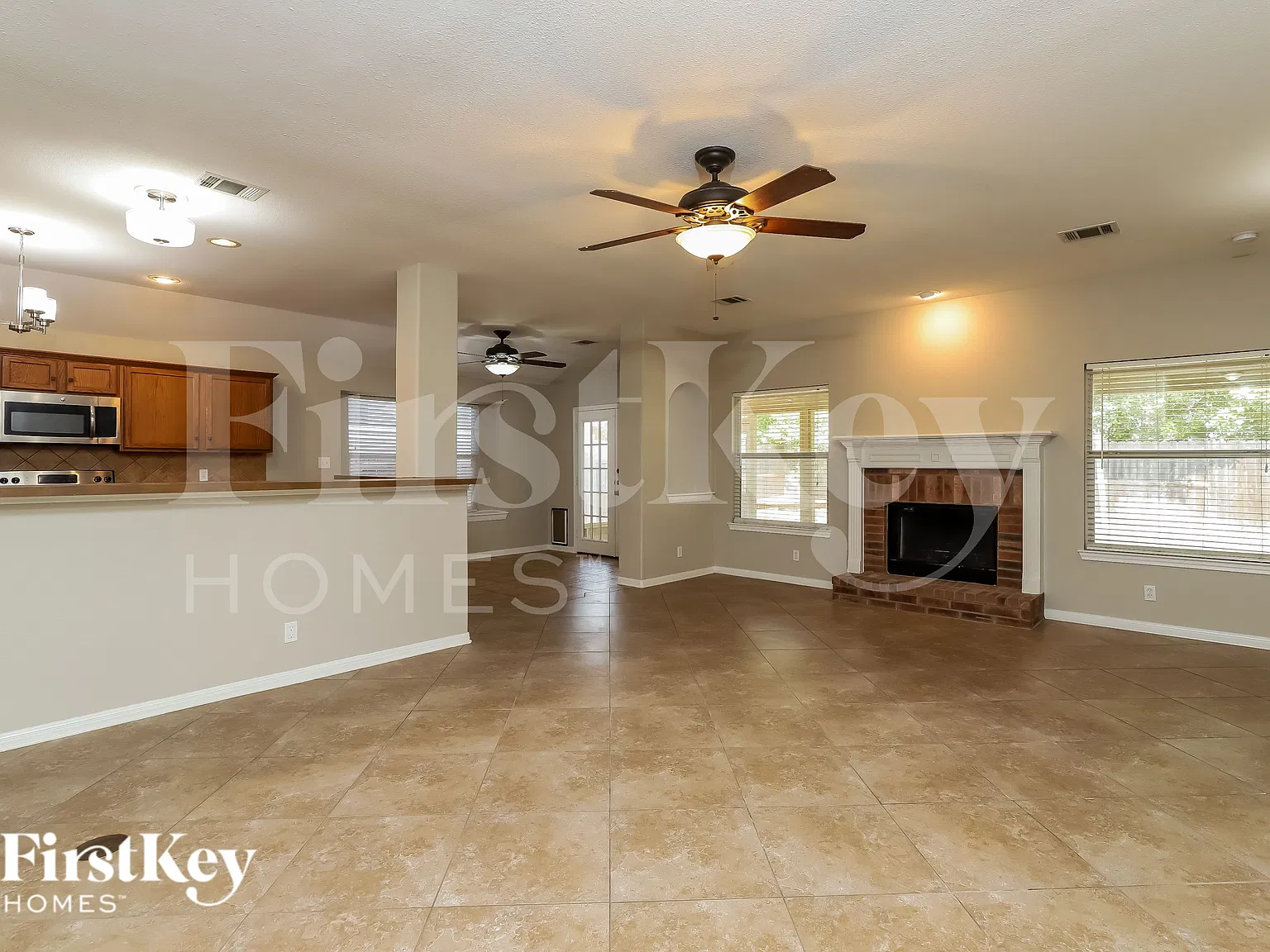 3 bed, 2.0 bath, 1863 sqft, $1,850 — Photo 4