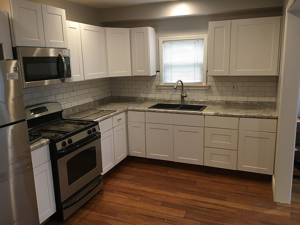2nd image of 35145 Glen St