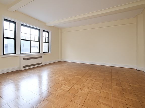 4th image of 95 Christopher St APT 5a