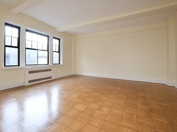 95 Christopher Street image 2 of 9