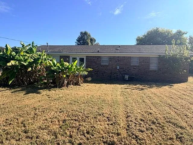 3 bed, 1.5 bath, 1134 sqft, $1,450 — Photo 2