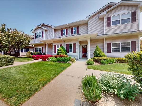 802 Aerie Way #802, East Quogue, NY 11942