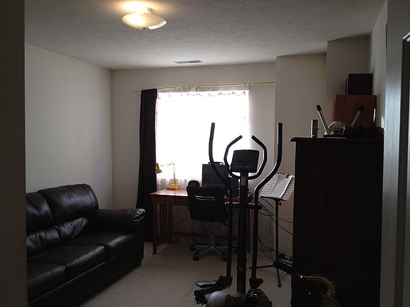 4th image of 915 Prestwick Dr