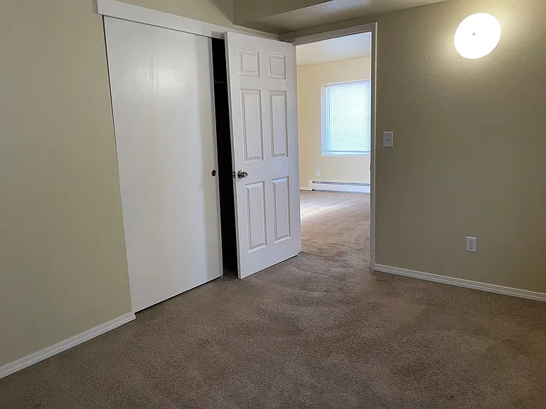 1100 Cedar Ct — Photo 7