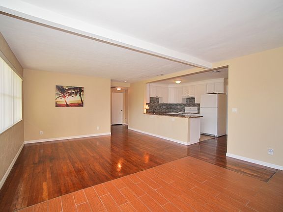 3rd image of 174 Valencia Dr