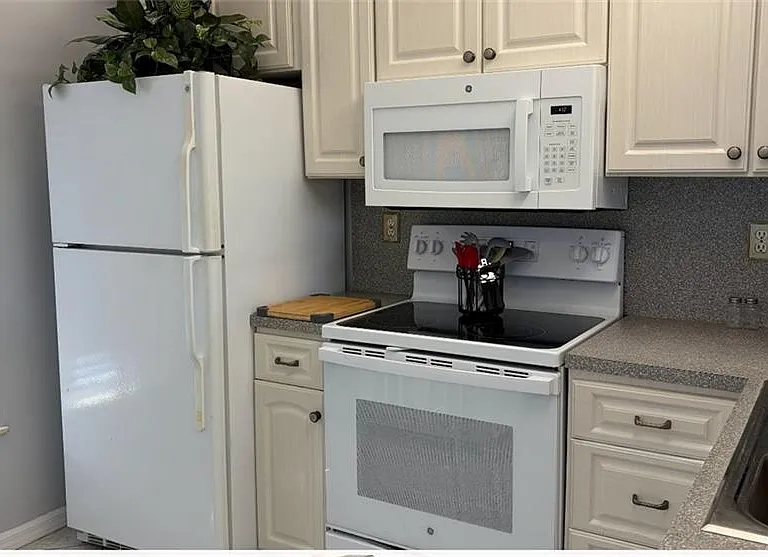 1315 Mainsail Dr #1105 — Photo 1