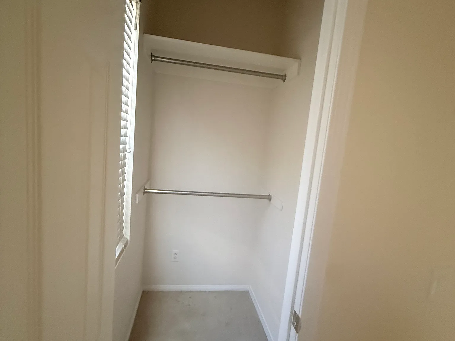 7 bed, 3282 sqft, $1,300 — Photo 4