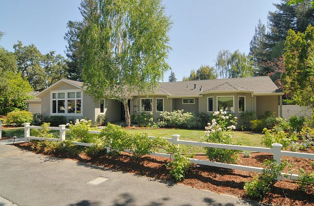 1st image of 705 Oak Knoll Ln