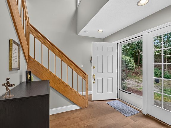 2nd image of 7 Canvasback Way Unit 7