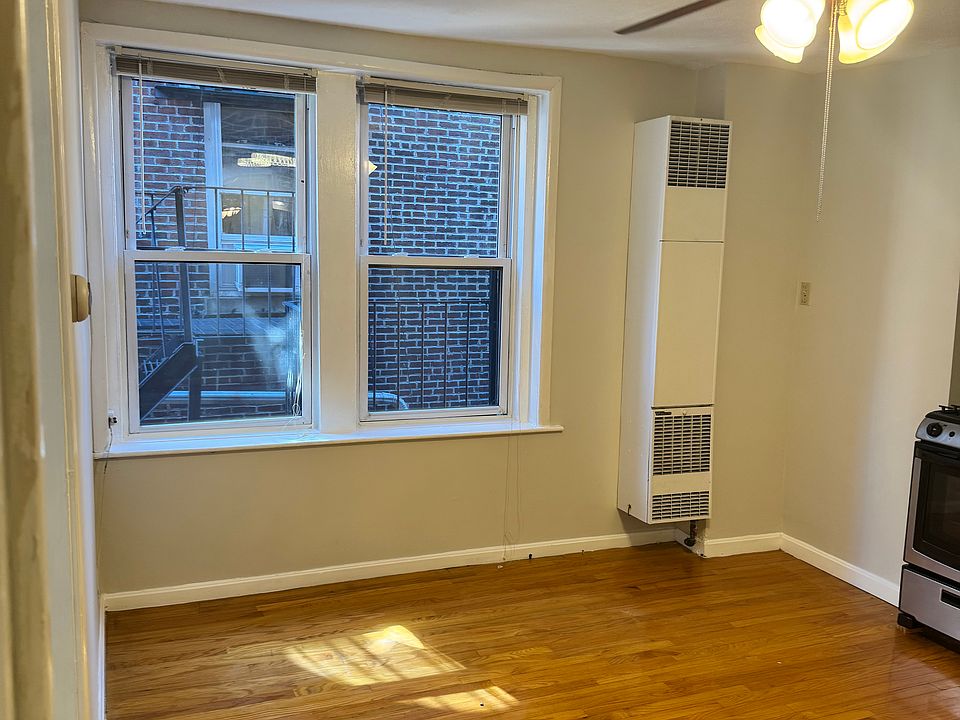 1st image of 145 Endicott St APT 4