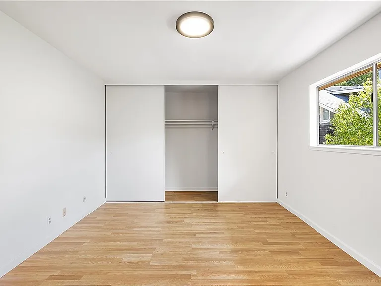 2118 Alameda Ave — Photo 14