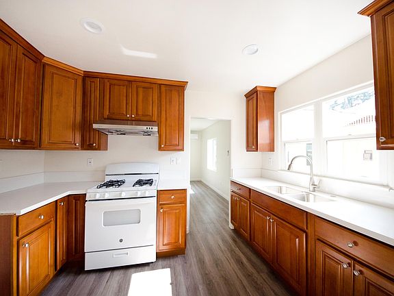 5th image of 227 W Palm Ave