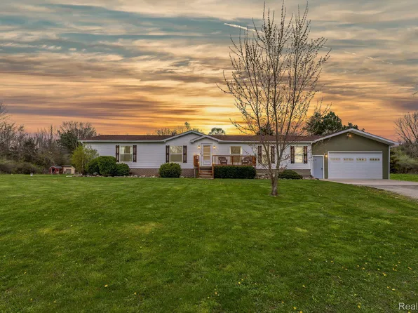 3197 S Sheridan Rd, Lennon, MI 48449