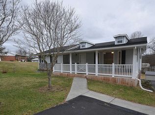 1194 Huffine Rd, Johnson City, TN 37604