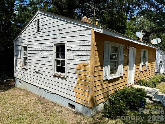 4th image of 334 Friendship Dr